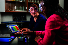 Load image into Gallery viewer, Pasco ~ Wireless Spectrometer